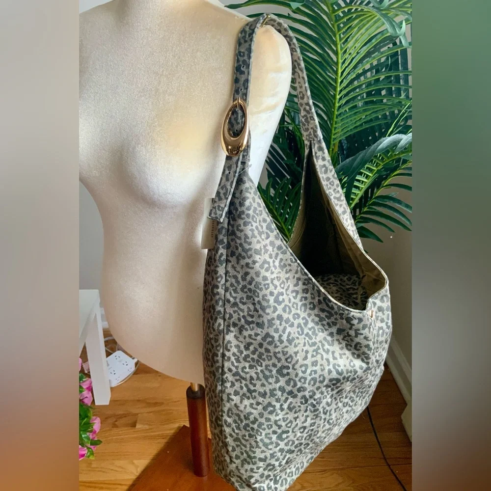 NWT ANTHROPOLOGIE LOVE KNOT SLOUCHY TOTE W/POUCH - Picture 10 of 12